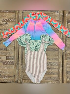 Toddler swimsuit bundle - Four swimsuits - size: 4T